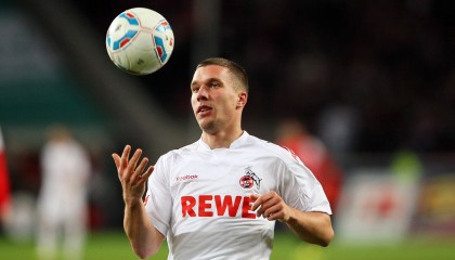 开云娱乐官网-是否应引入多人同时参与三分赛机制