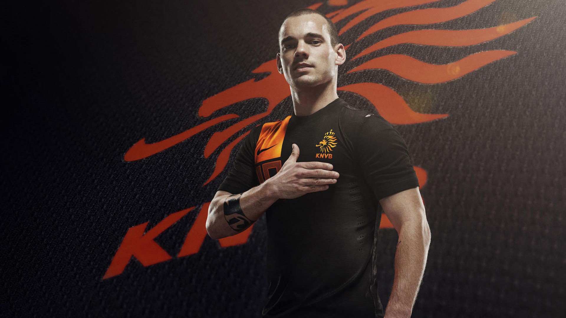 促进足球全民参与，举办“全民足球日”大型活动，全民足球游戏